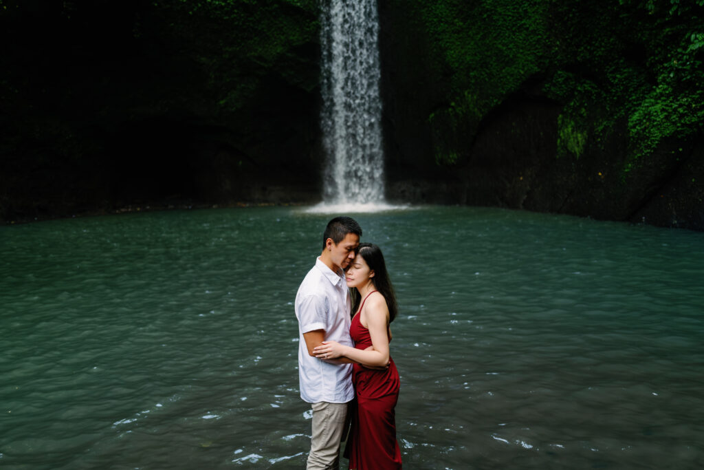bali waterfall couple photoshoot intimate moment