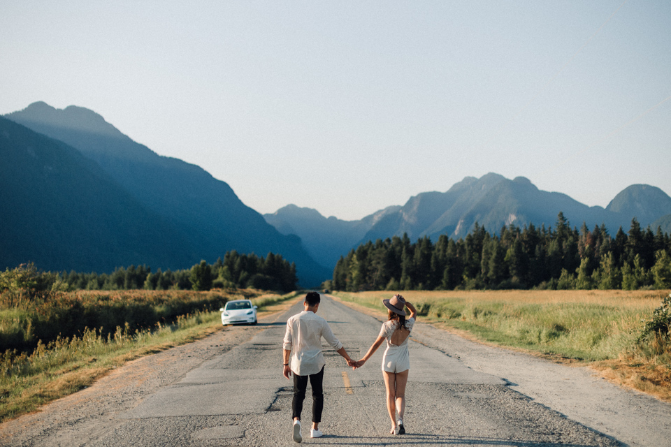 Golden hour couple session Pitt Meadows BC — documentary photography Lucky Junansa